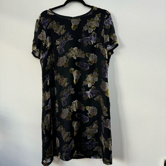 Talbots Women's Short Sleeve Floral Black Knee-Length Shift Dress Size 14P - Picture 1 of 8